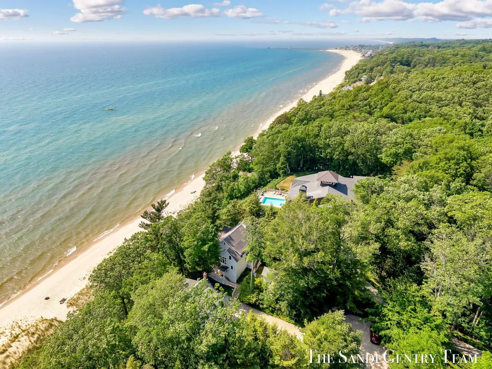 18215 Spindle Drive Grand Haven Charter Township, MI 49417