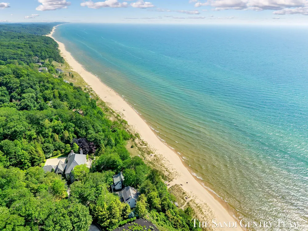18215 Spindle Drive Grand Haven Charter Township, MI 49417