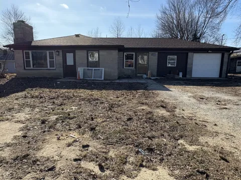 8772 E State Road 42