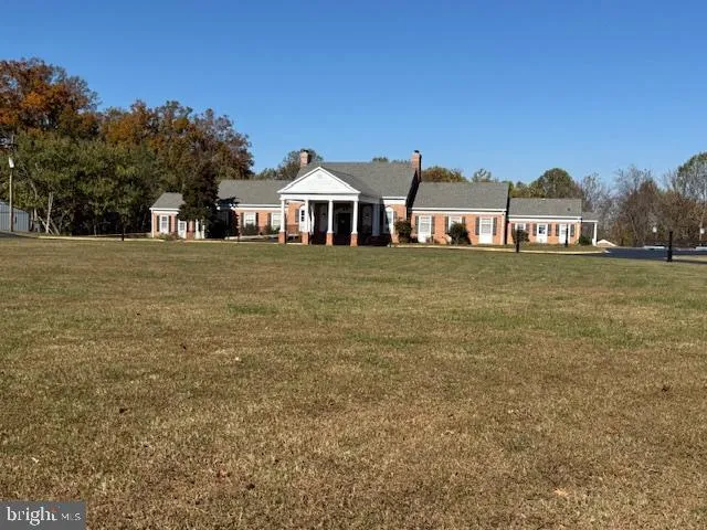 30 ARTHUR Montross, VA 22520