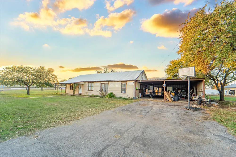 10072 County Road 199 Breckenridge, TX 76424