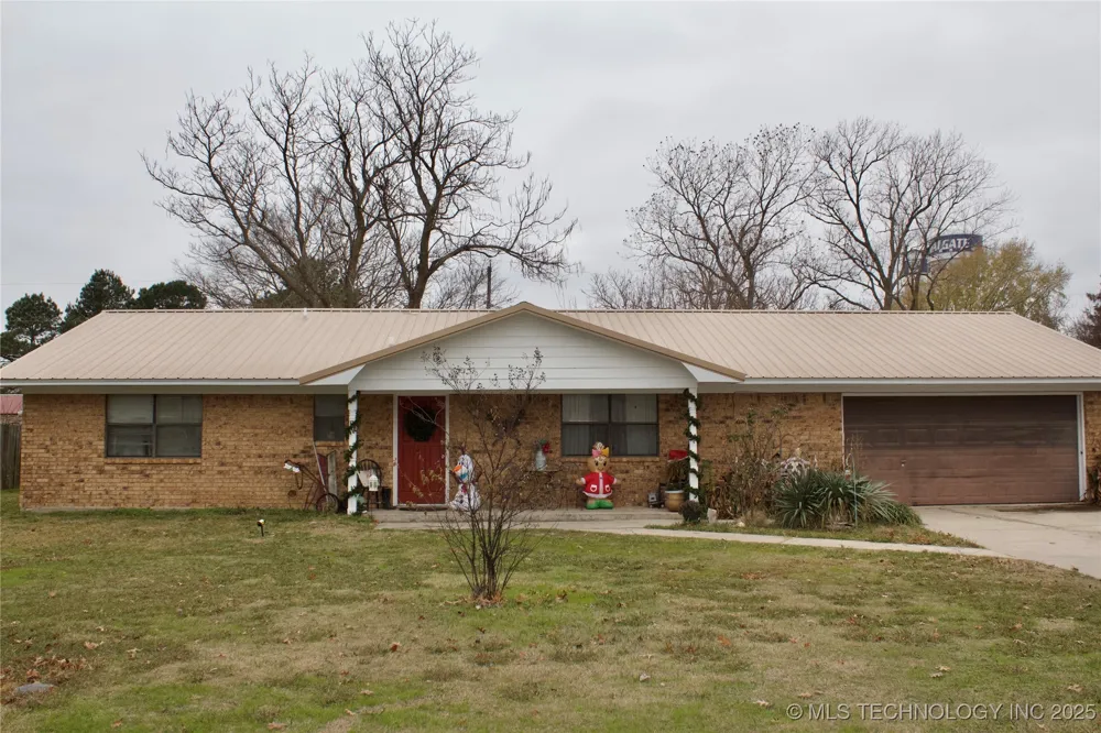 107 S Day Coalgate, OK 74538