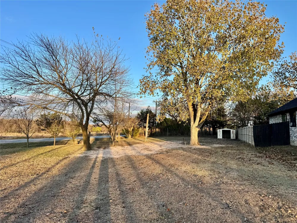 511 Beavers Drive Southmayd, TX 75092