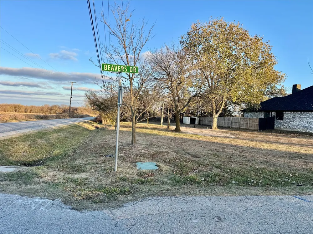 511 Beavers Drive Southmayd, TX 75092