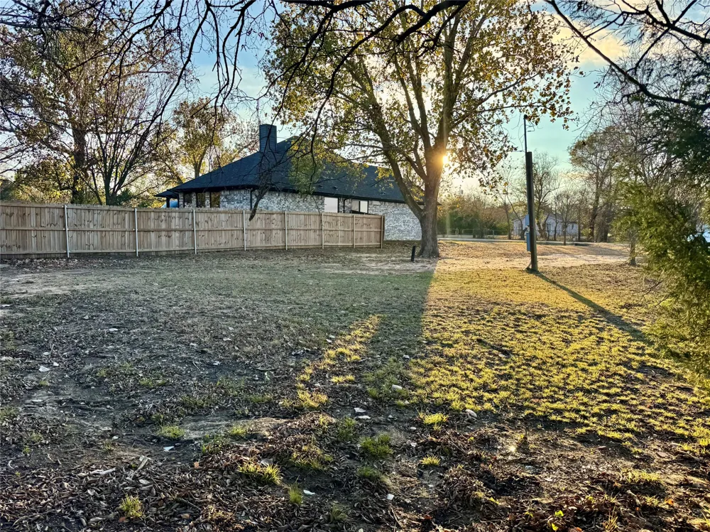 511 Beavers Drive Southmayd, TX 75092