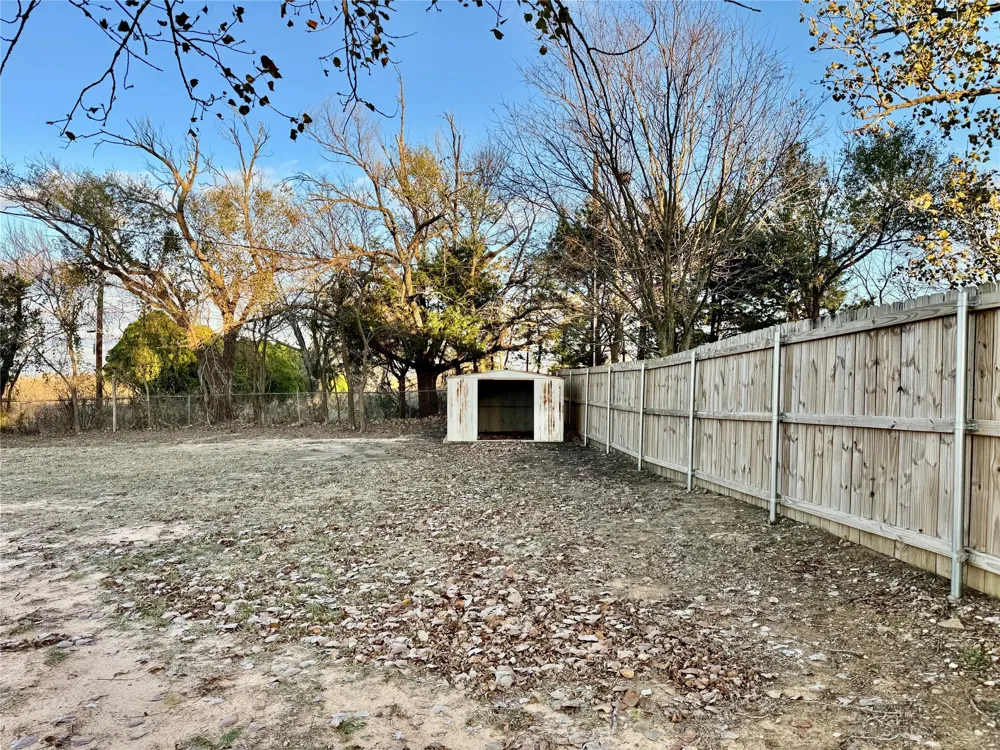 511 Beavers Drive Southmayd, TX 75092