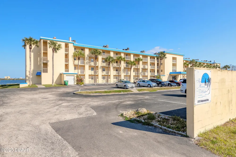3131 S Ridgewood Avenue #101 South Daytona, FL 32119
