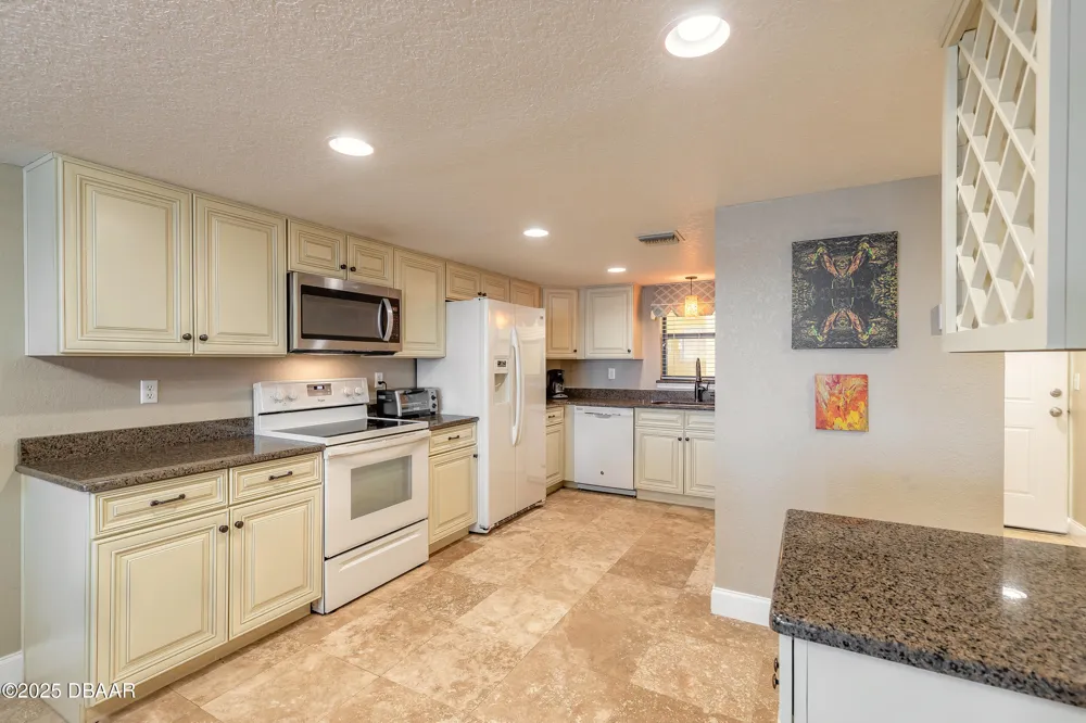 3131 S Ridgewood Avenue #101 South Daytona, FL 32119