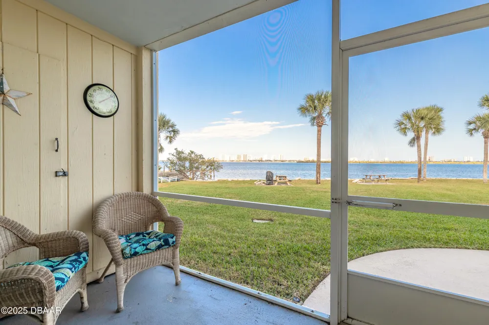 3131 S Ridgewood Avenue #101 South Daytona, FL 32119