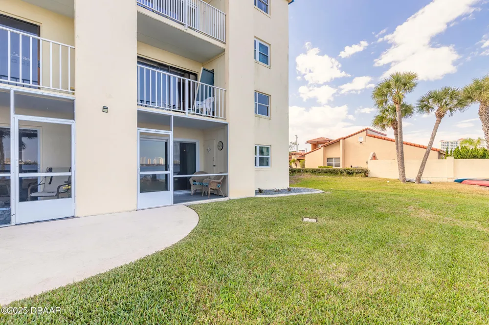 3131 S Ridgewood Avenue #101 South Daytona, FL 32119