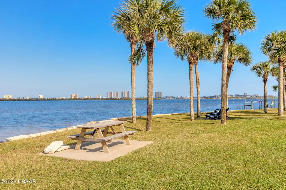 3131 S Ridgewood Avenue #101 South Daytona, FL 32119