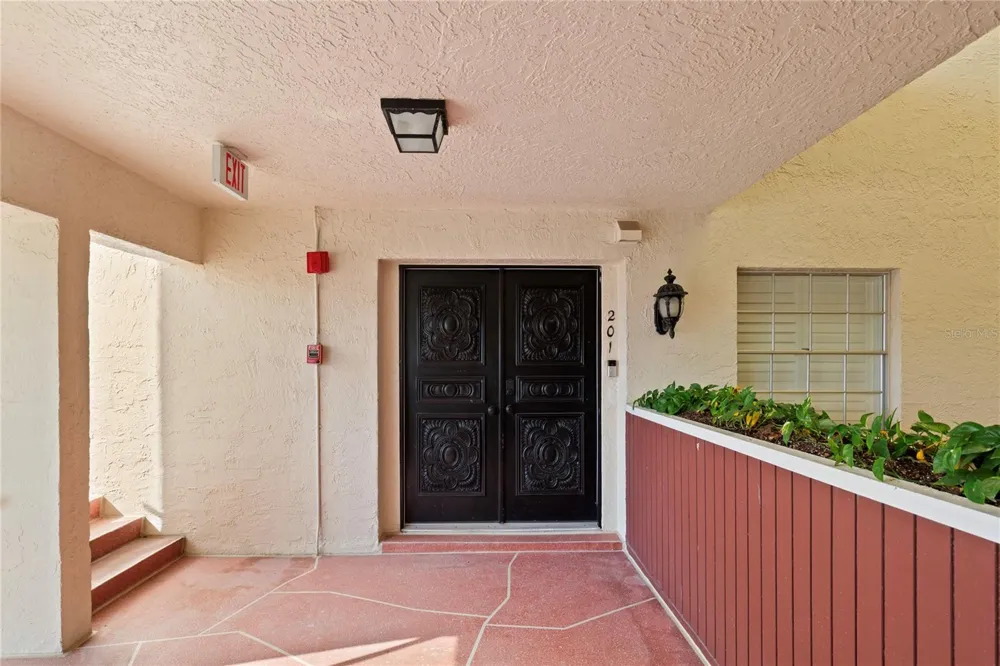 2900 GULF BOULEVARD #201 Belleair Beach, FL 33786