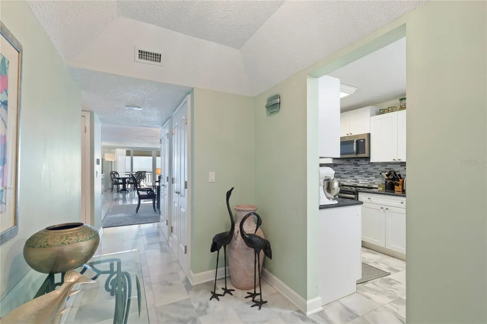 2900 GULF BOULEVARD #201 Belleair Beach, FL 33786