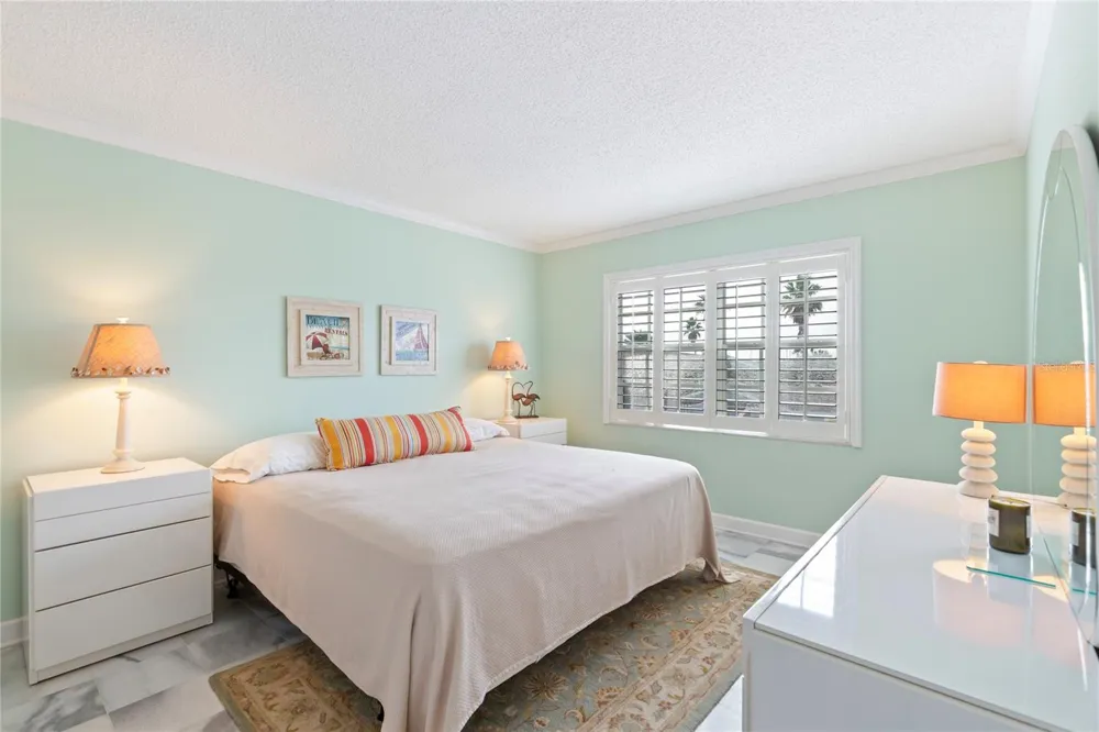 2900 GULF BOULEVARD #201 Belleair Beach, FL 33786