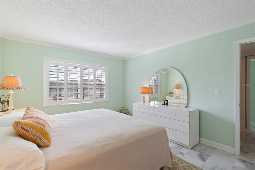 2900 GULF BOULEVARD #201 Belleair Beach, FL 33786