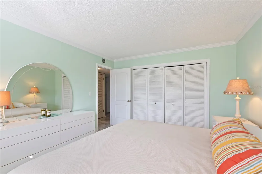 2900 GULF BOULEVARD #201 Belleair Beach, FL 33786
