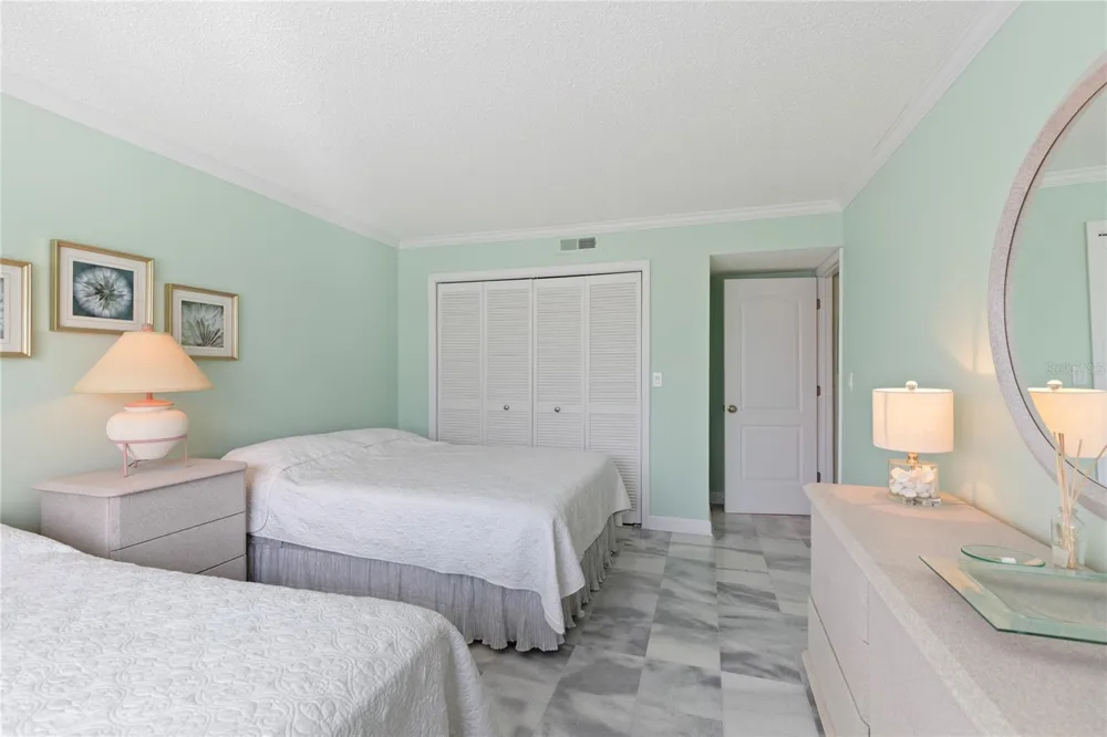 2900 GULF BOULEVARD #201 Belleair Beach, FL 33786