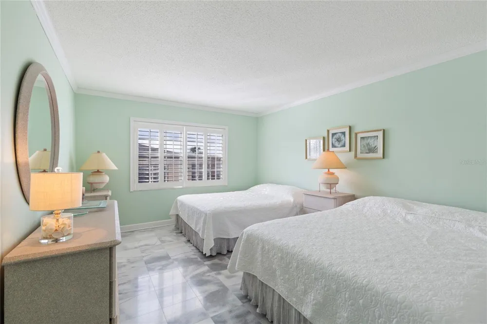 2900 GULF BOULEVARD #201 Belleair Beach, FL 33786