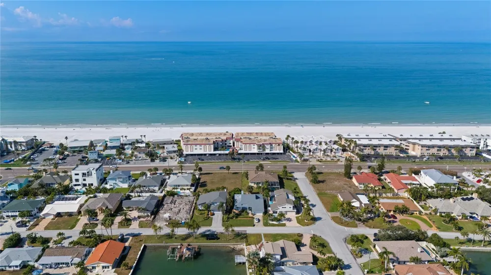 2900 GULF BOULEVARD #201 Belleair Beach, FL 33786