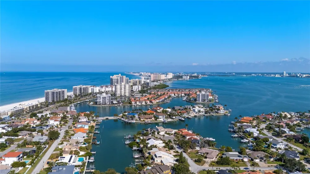2900 GULF BOULEVARD #201 Belleair Beach, FL 33786