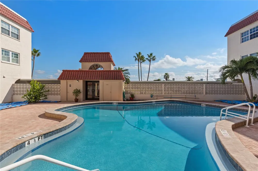 2900 GULF BOULEVARD #201 Belleair Beach, FL 33786