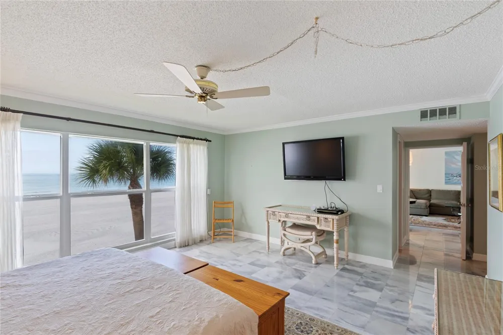 2900 GULF BOULEVARD #201 Belleair Beach, FL 33786