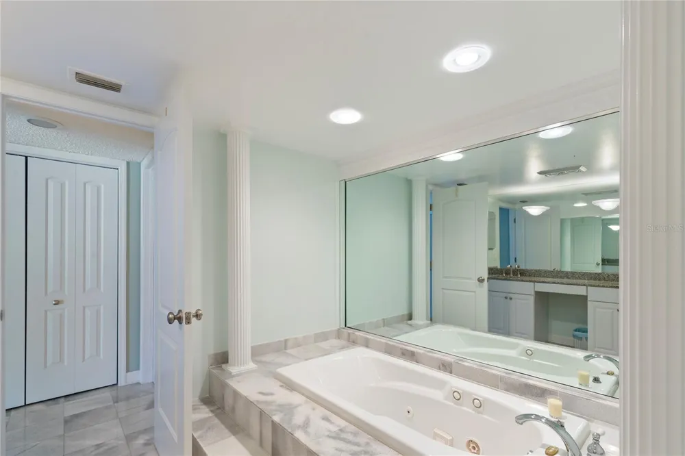 2900 GULF BOULEVARD #201 Belleair Beach, FL 33786