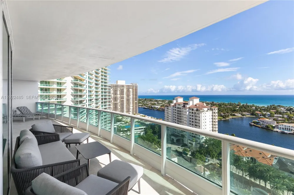 19955 NE 38th Ct #2205 Aventura, FL 33180
