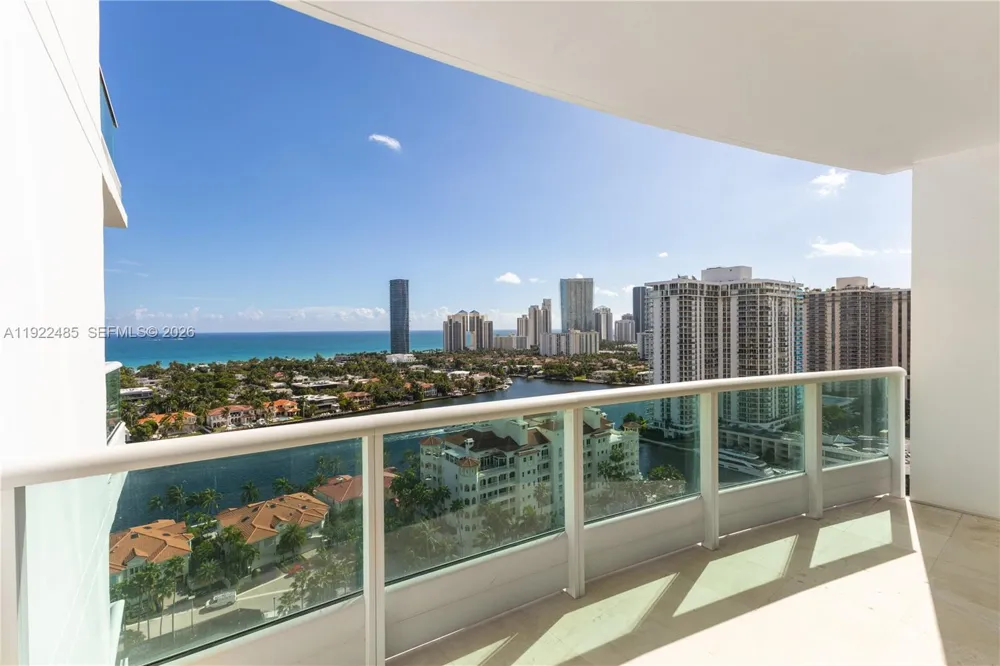 19955 NE 38th Ct #2205 Aventura, FL 33180