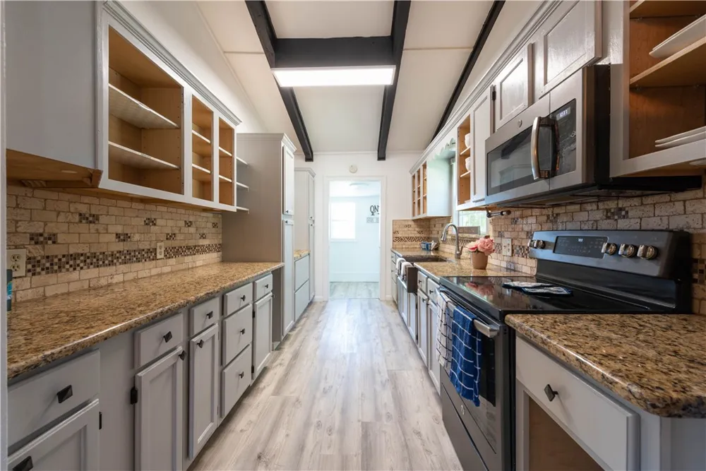 132 Zenna Drive Mathis, TX 78368