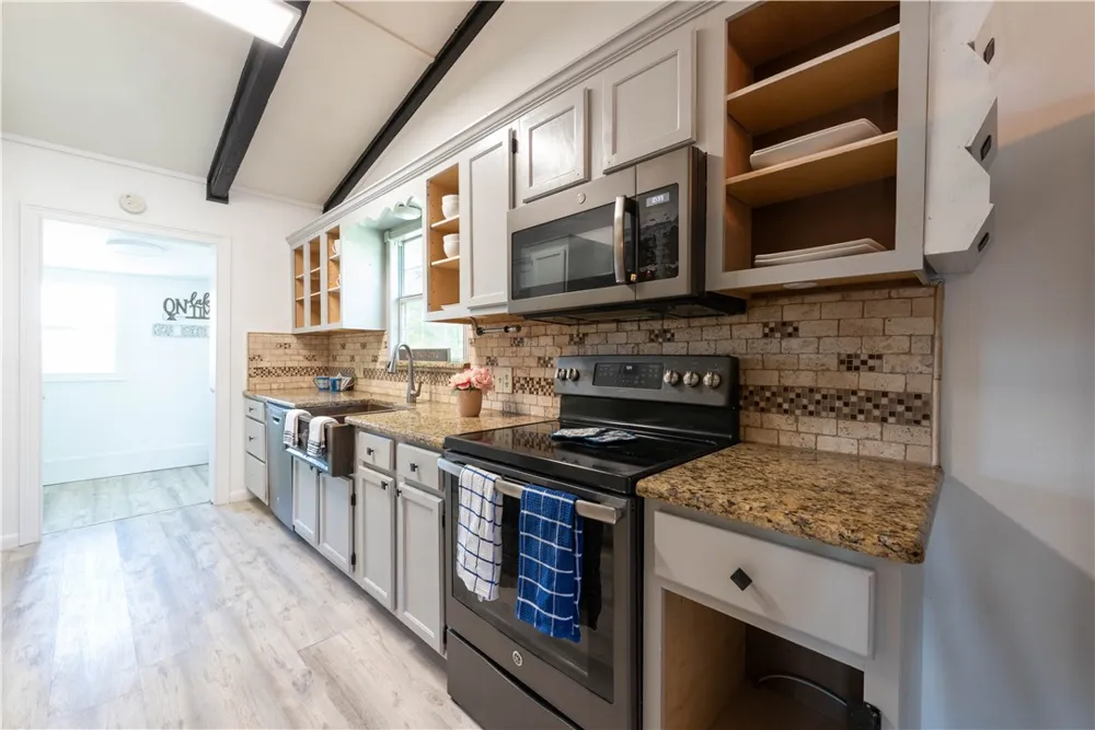 132 Zenna Drive Mathis, TX 78368