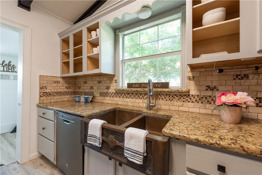132 Zenna Drive Mathis, TX 78368