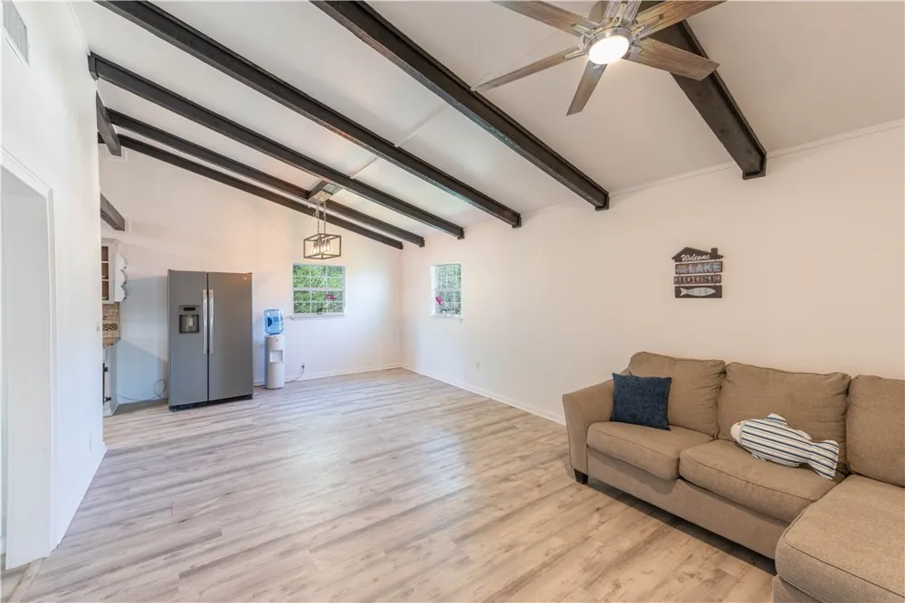 132 Zenna Drive Mathis, TX 78368