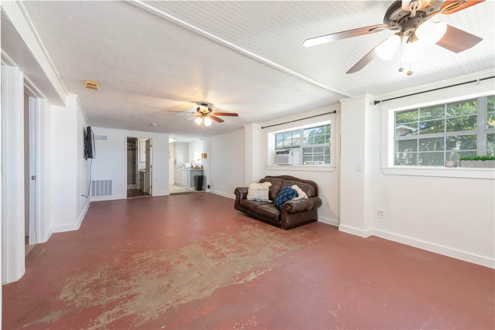 132 Zenna Drive Mathis, TX 78368