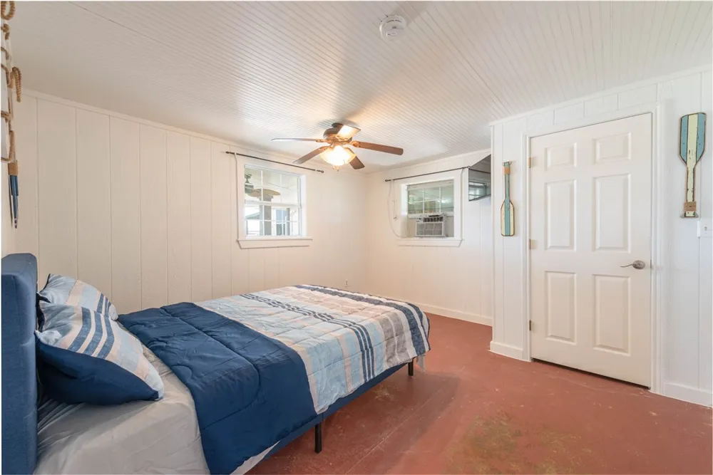 132 Zenna Drive Mathis, TX 78368
