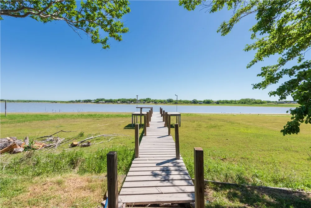 132 Zenna Drive Mathis, TX 78368