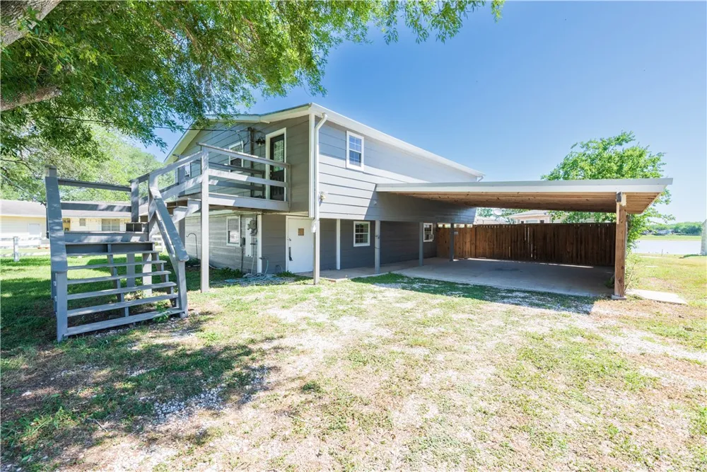 132 Zenna Drive Mathis, TX 78368