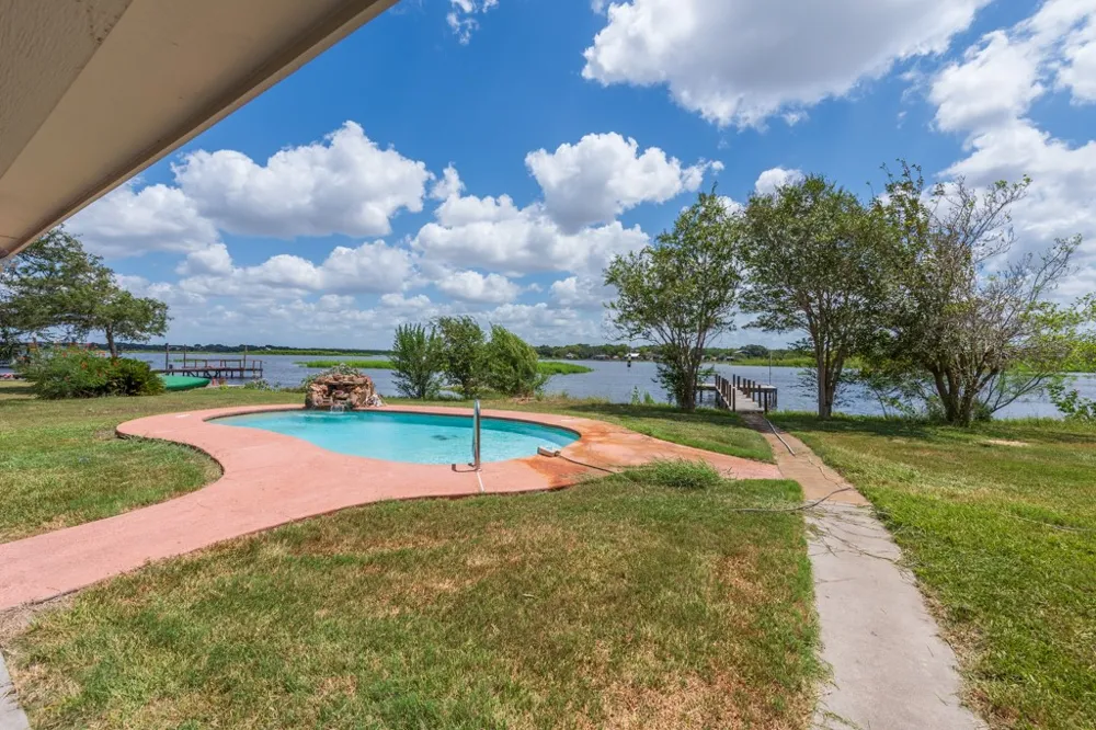 132 Zenna Drive Mathis, TX 78368
