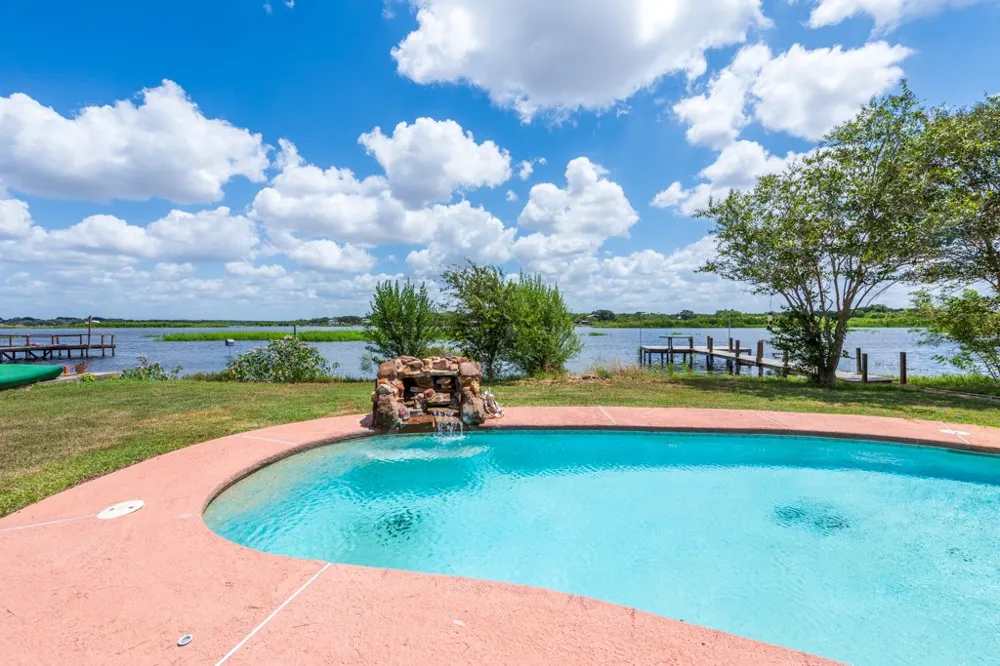 132 Zenna Drive Mathis, TX 78368