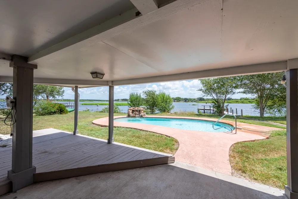 132 Zenna Drive Mathis, TX 78368
