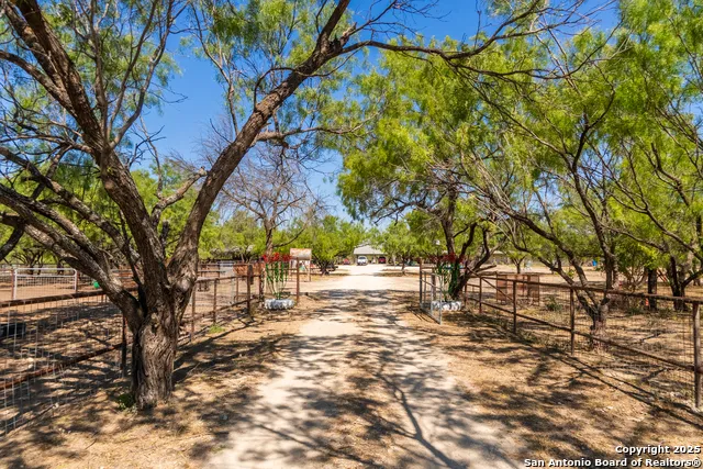 2133 Lausen Del Rio, TX 78840
