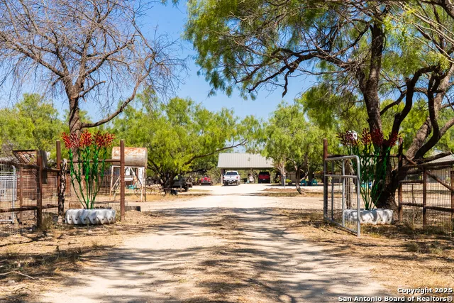 2133 Lausen Del Rio, TX 78840