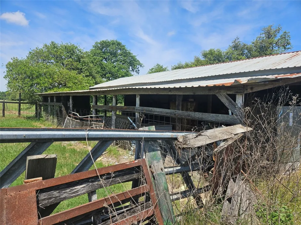 8912 CR 322 Roads Milano, TX 76556