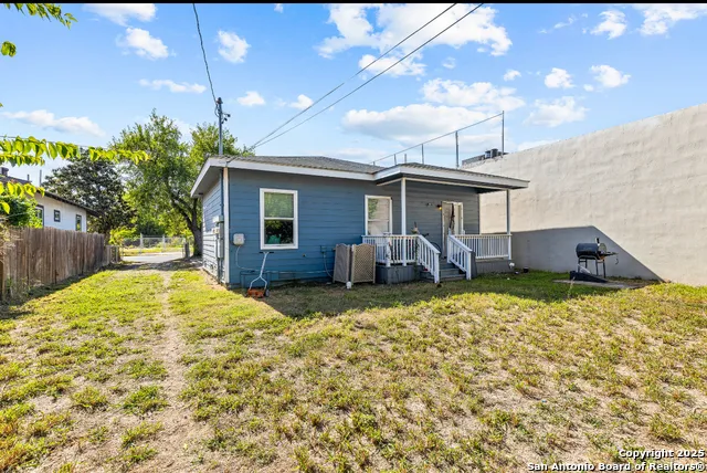 2537 W Southcross San Antonio, TX 78211