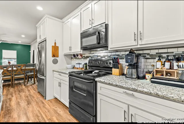 2537 W Southcross San Antonio, TX 78211