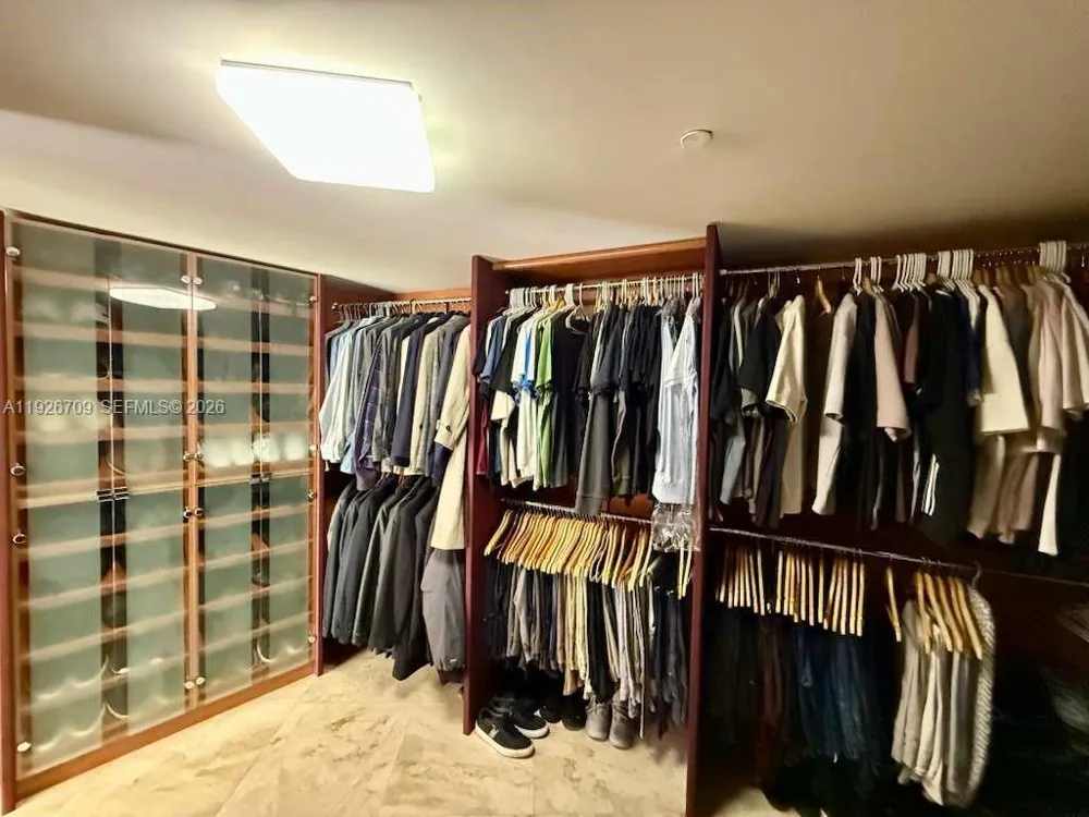 1850 S Ocean Dr #1405 Hallandale Beach, FL 33009