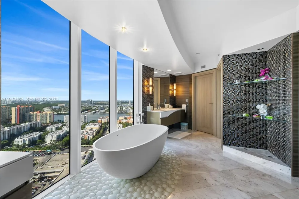 17201 Collins Ave #3505 Sunny Isles Beach, FL 33160