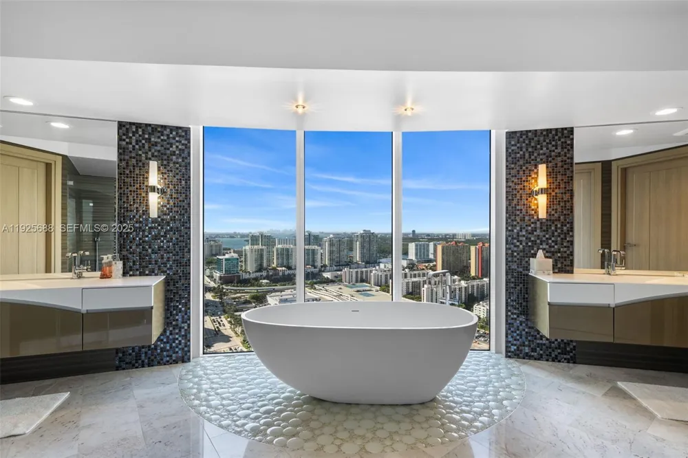 17201 Collins Ave #3505 Sunny Isles Beach, FL 33160