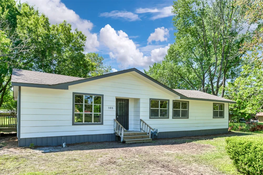 103 Ivy Street Goodlow, TX 75144