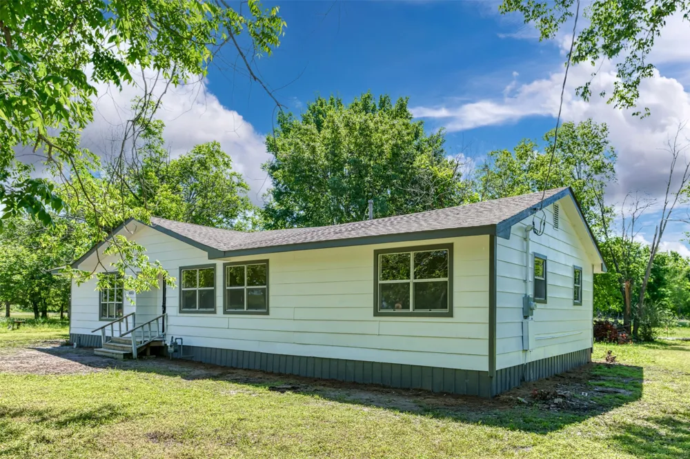 103 Ivy Street Goodlow, TX 75144